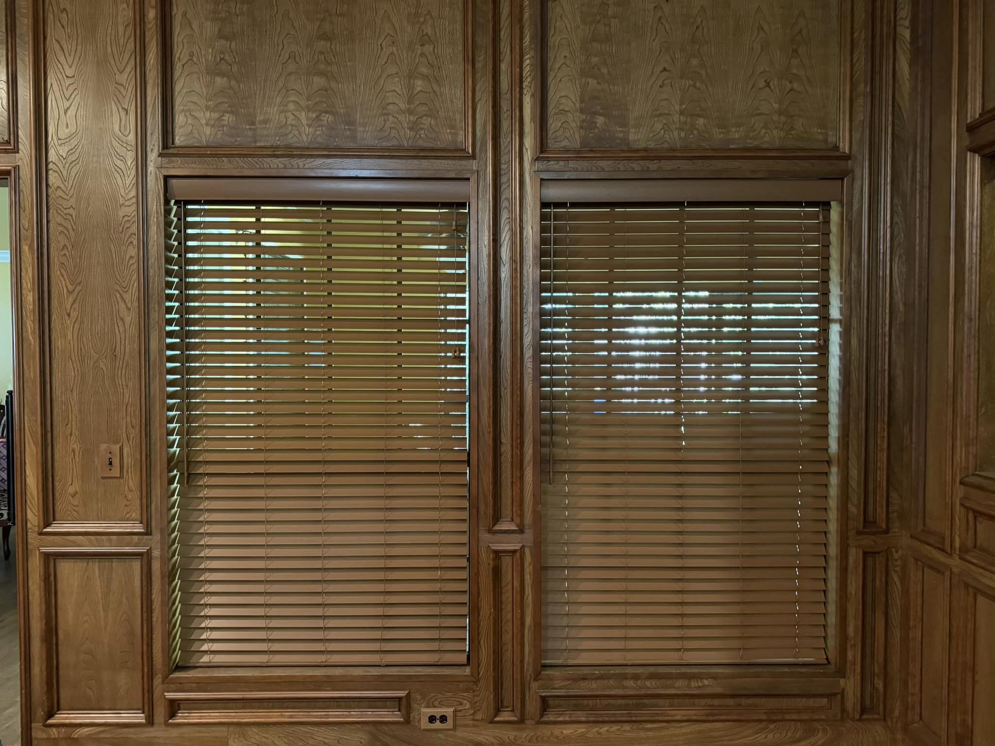 Real & Faux Wood Blinds (4)